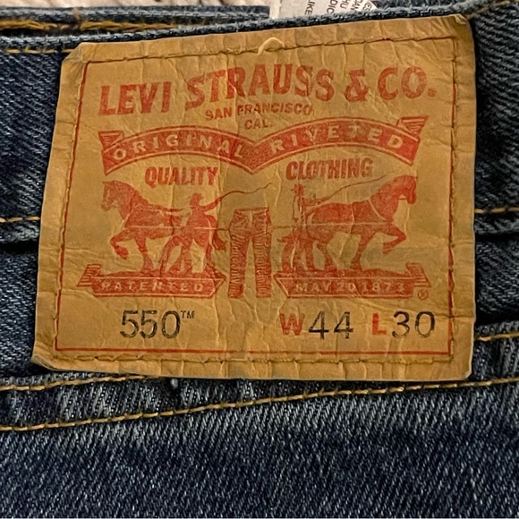 Levi's Big and Tall Mens 550 Tapered Leg Relaxed Fit Jean - Picture 2 of 5